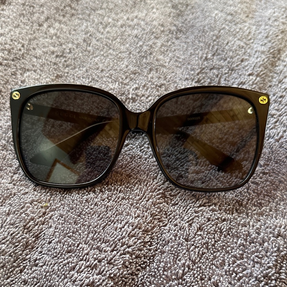 Gucci Black and Gold Women's Sunglasses